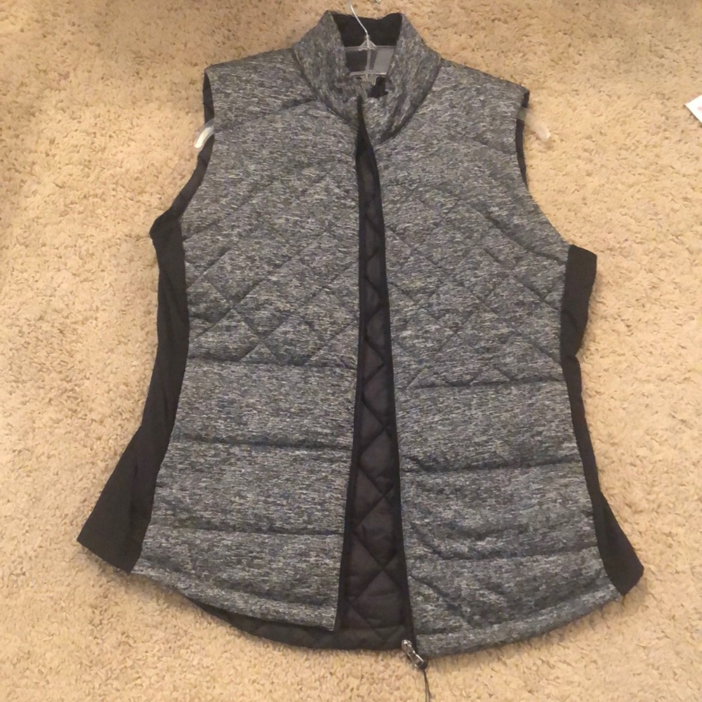 Women’s black/white core vest